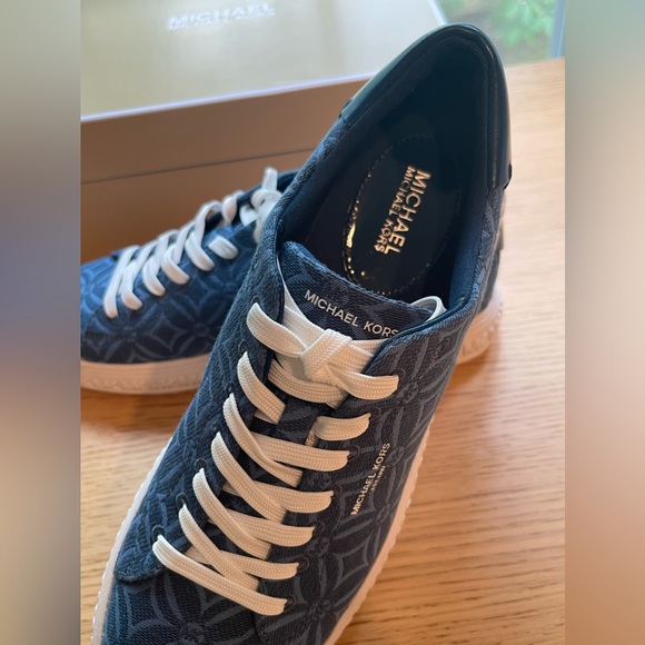 Michael Kors Blue Sneakers for women in a BOX size 8 - Picture 4 of 10